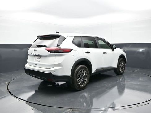 Certified 2025 Nissan Rogue S FWD image 8