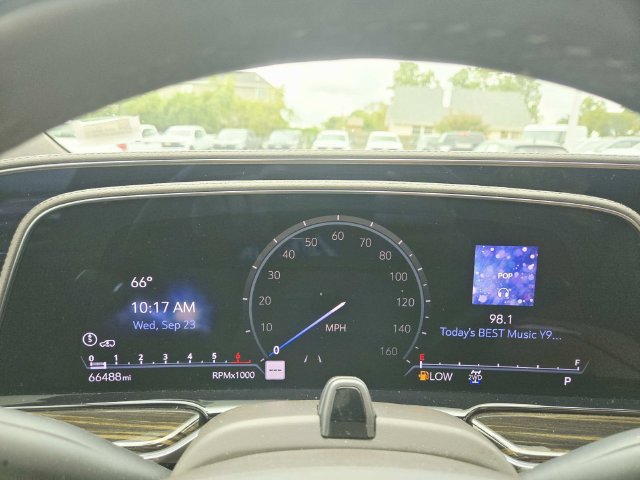 Certified 2022 Cadillac Escalade Premium Luxury w/ Performance Package AWD/4WD image 24