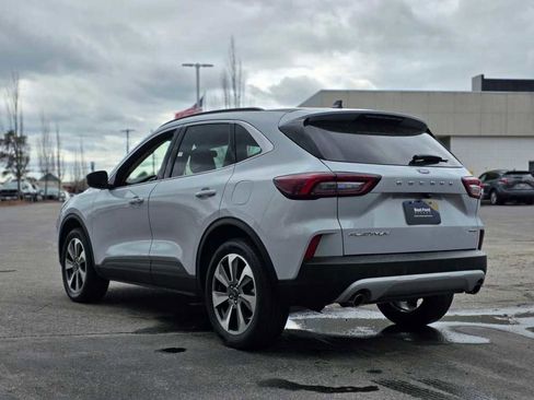 Used 2025 Ford Escape Platinum image 6