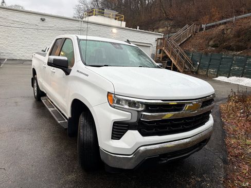 Used 2023 Chevrolet Silverado 1500 LT w/ Protection Package image 10