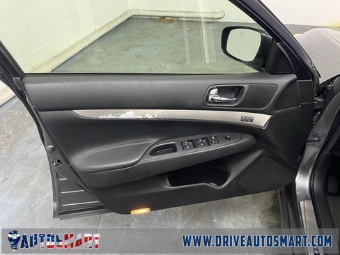 Used 2013 INFINITI G37 X w/ Premium Pkg image 9
