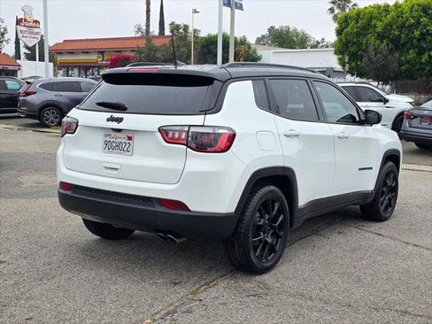 Certified 2022 Jeep Compass Latitude FWD image 5