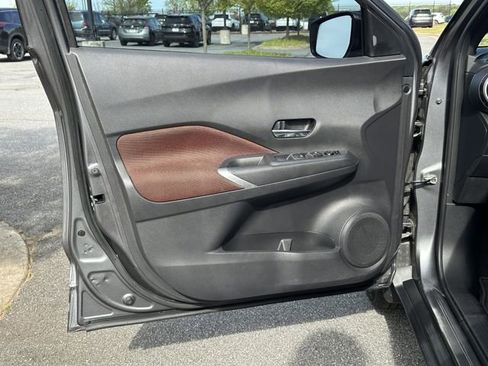 Used 2021 Nissan Kicks SR FWD image 11