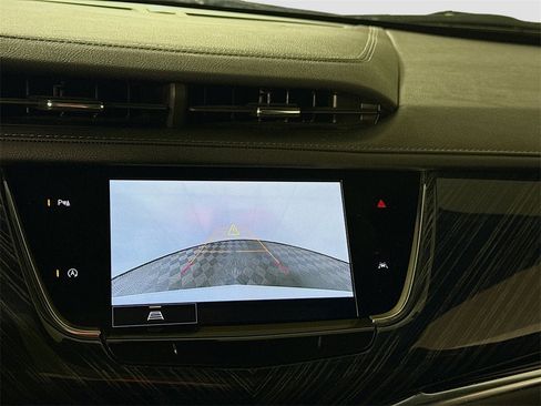 Used 2024 Cadillac XT6 Premium Luxury image 8