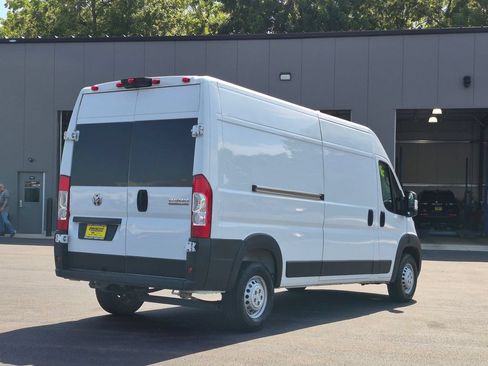 Used 2025 RAM ProMaster 2500 FWD image 7