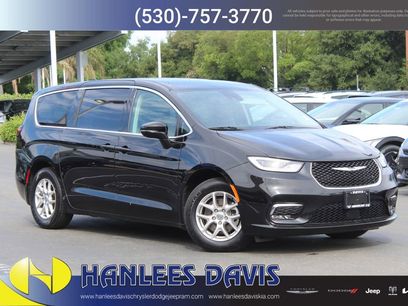 Used 2024 Chrysler Pacifica Touring-L