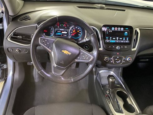 Used 2018 Chevrolet Malibu LT FWD image 15