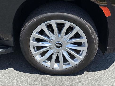 Used 2022 Cadillac Escalade Luxury AWD/4WD image 14