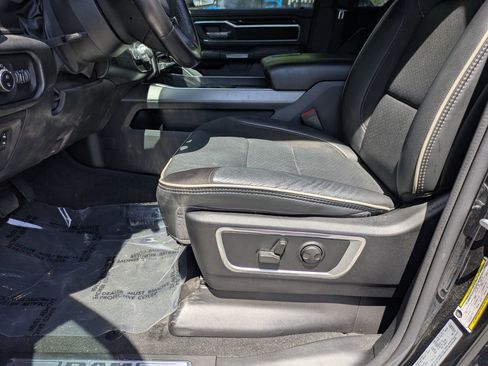 Used 2022 RAM 1500 Laramie w/ Sport Appearance Package image 12