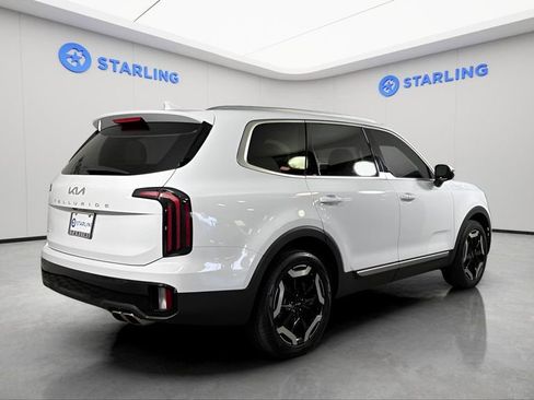 Used 2024 Kia Telluride EX w/ EX Captain's Chair Package FWD image 9