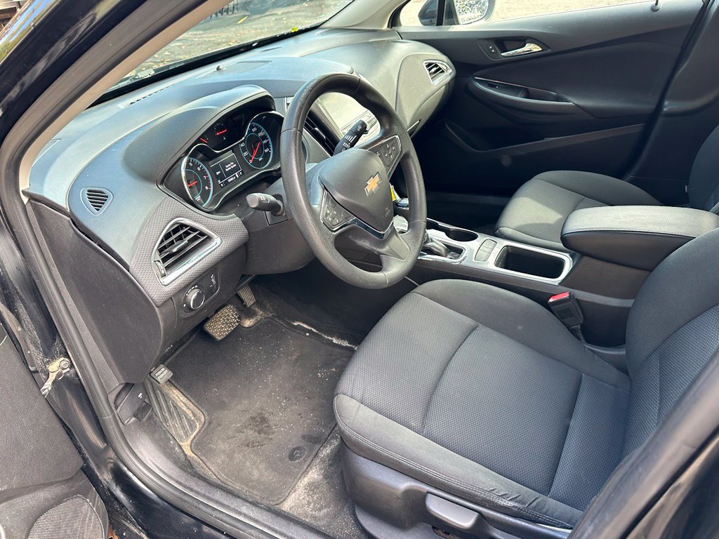 Used 2016 Chevrolet Cruze LT FWD image 6