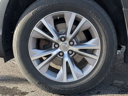 Used 2015 Toyota Highlander XLE image 15