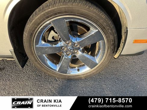 Used 2010 Dodge Challenger R/T image 9