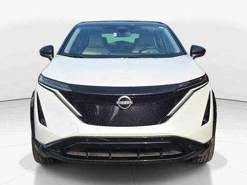 Used 2023 Nissan Ariya AWD image 12