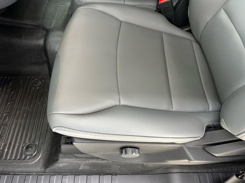 New 2026 Ford F250 XL w/ XL Chrome Package RWD image 22