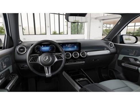 New 2026 Mercedes-Benz GLB 250 4MATIC image 3