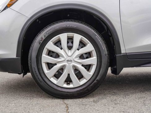 Used 2019 Nissan Rogue S image 9