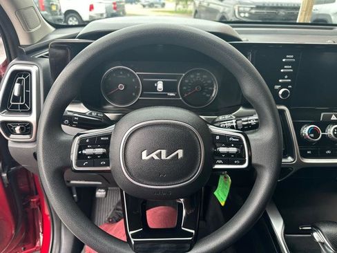 Used 2022 Kia Sorento LX image 16