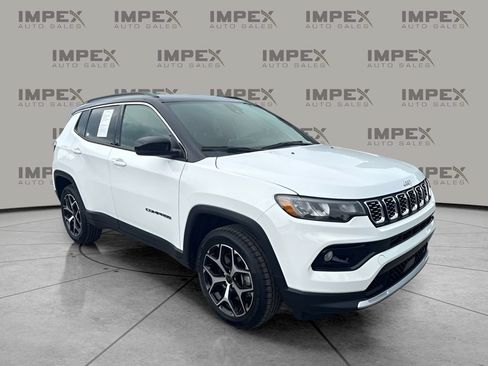 Used 2025 Jeep Compass Limited AWD/4WD image 4