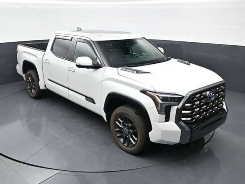 Used 2024 Toyota Tundra Platinum AWD/4WD image 30