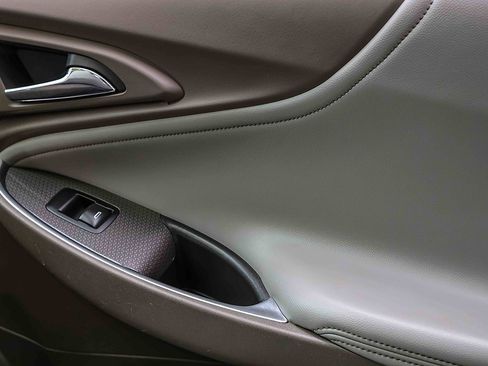 Used 2018 Chevrolet Malibu LT w/ Leather Package image 15