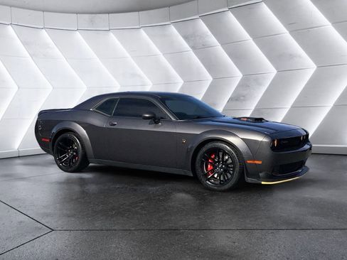 Used 2021 Dodge Challenger R/T Scat Pack image 1