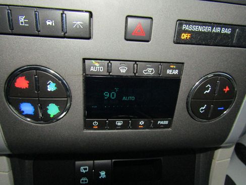 Used 2010 Chevrolet Traverse LT w/ Personal Connectivity Package image 26