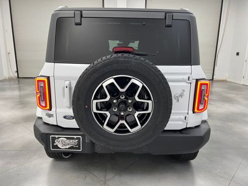 Used 2025 Ford Bronco Outer Banks AWD/4WD image 8