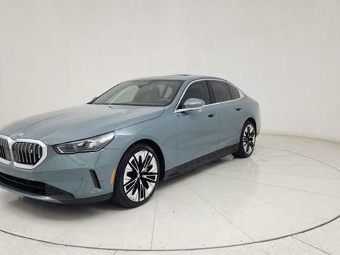 Used 2026 BMW i5 eDrive40 AWD/4WD image 4