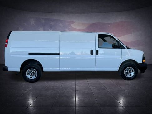 Used 2023 GMC Savana 2500 Extended w/ Driver Convenience Package image 5
