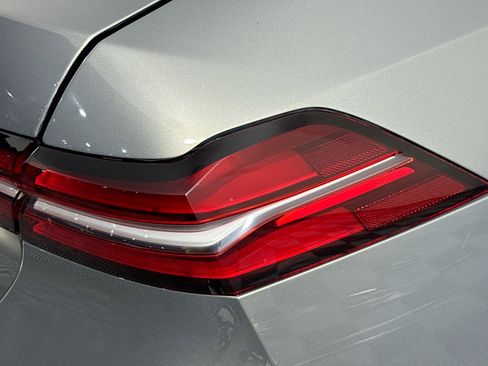 Used 2024 BMW 530i w/ Premium Package RWD image 59