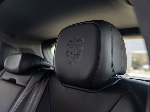 Certified 2023 Porsche Cayenne AWD/4WD image 36