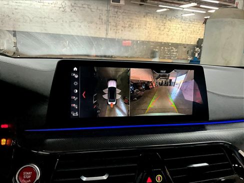 Used 2018 BMW M5 image 22