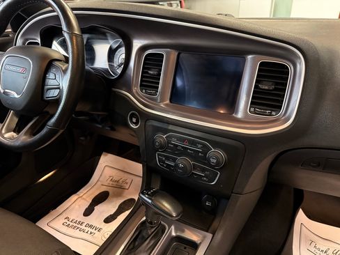 Used 2022 Dodge Charger SXT w/ Navigation & Travel Group image 20