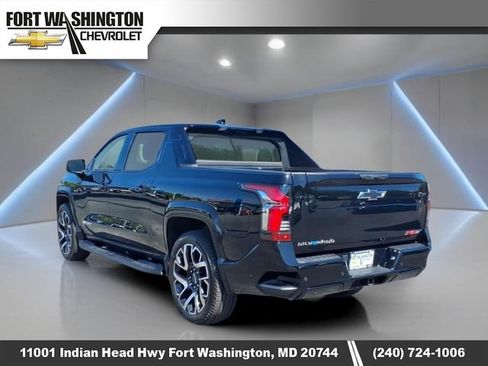 Used 2025 Chevrolet Silverado EV RST AWD/4WD image 4