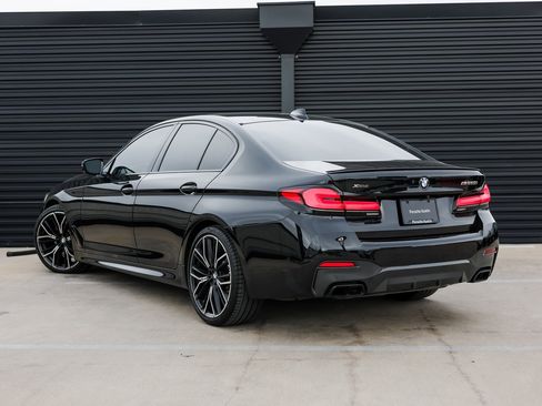 Used 2022 BMW M550i xDrive w/ Executive Package image 3