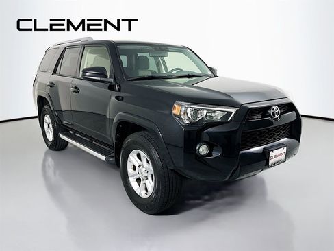Used 2017 Toyota 4Runner SR5 image 3