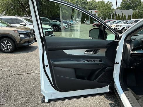 Certified 2025 Nissan Murano SL w/ Cargo Package AWD/4WD image 11
