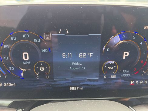 Used 2026 Chevrolet Suburban LT RWD image 9