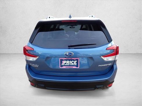 Used 2024 Subaru Forester Premium image 3