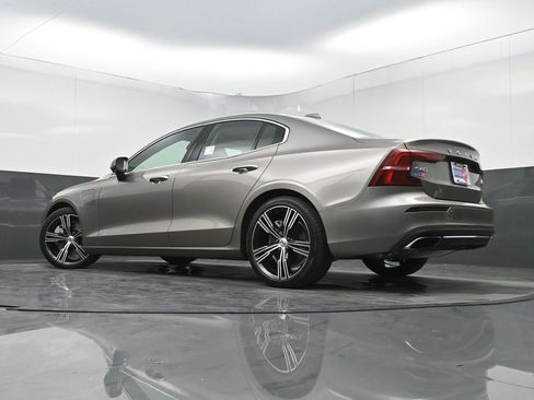 Used 2021 Volvo S60 T8 Inscription w/ Climate Package image 29