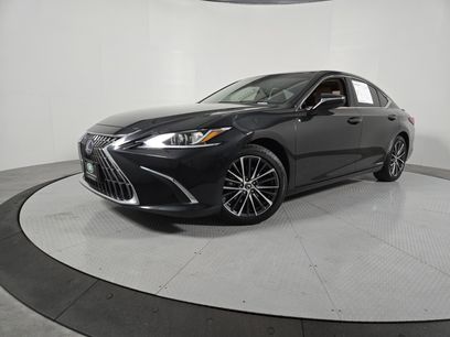 Used 2022 Lexus ES 300h w/ Premium Package