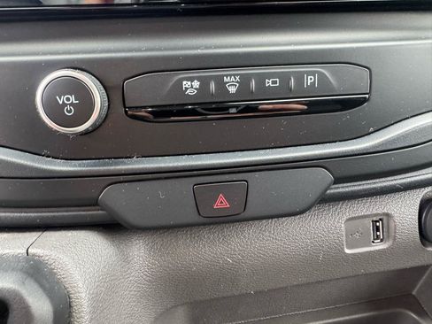 Used 2022 Ford Transit 250 Low Roof AWD image 32