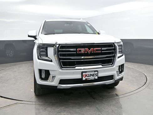 Used 2023 GMC Yukon XL SLT w/ SLT Luxury Package AWD/4WD image 4