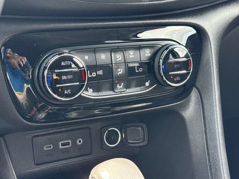 Certified 2020 Buick Encore GX Select FWD image 17