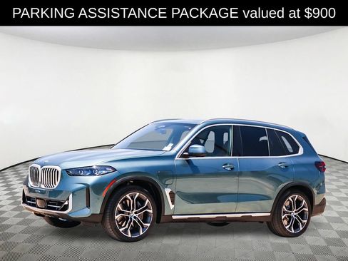 Used 2026 BMW X5 xDrive50e w/ Premium Package AWD/4WD image 3