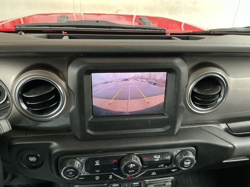 Used 2021 Jeep Wrangler Unlimited Sahara image 10