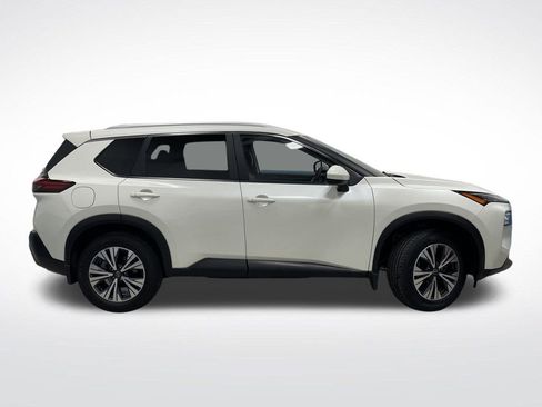 Used 2023 Nissan Rogue SV w/ SV Premium B Package image 2