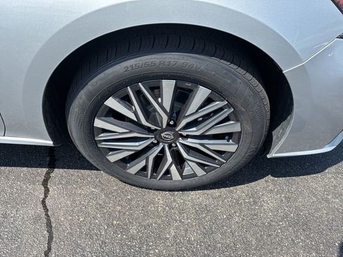 Certified 2024 Nissan Altima 2.5 SV AWD/4WD image 9