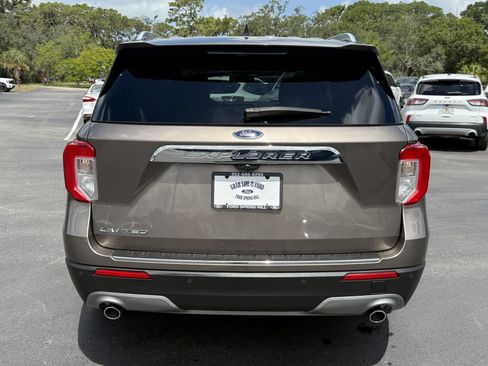 Used 2021 Ford Explorer Limited w/ Equipment Group 301A RWD image 6